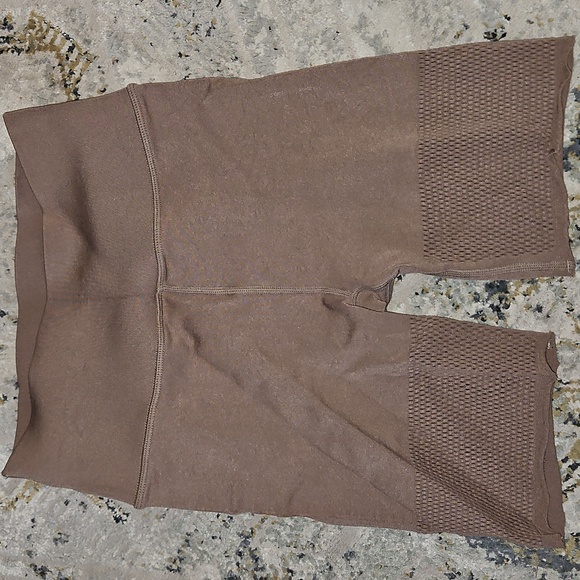 Fabletics Brown Sports Bra and Shorts Set - Picture 2 of 7